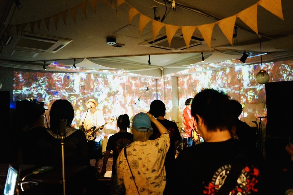 photo by negi