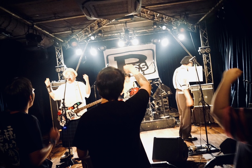 photo by negi