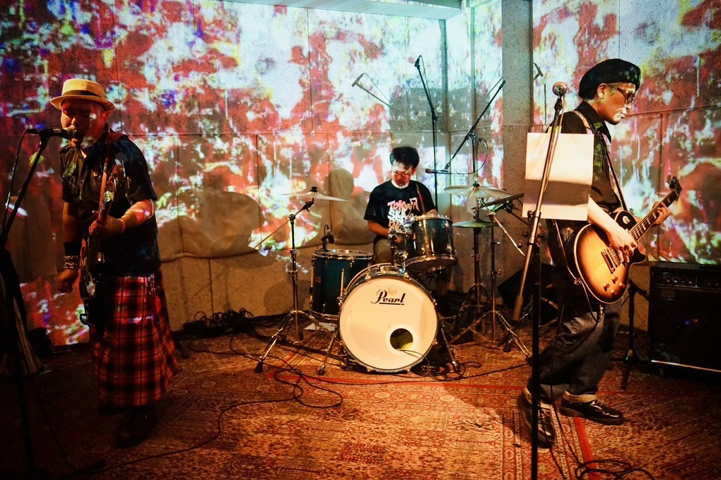 photo by negi