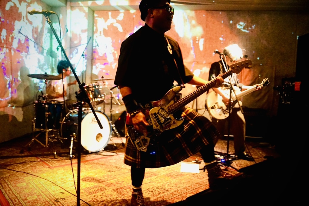 https://piss-punk.com/gallery/category/index/2919